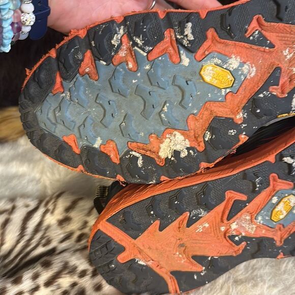 Hoka shoes 11.5 (6023) - Picture 9 of 10